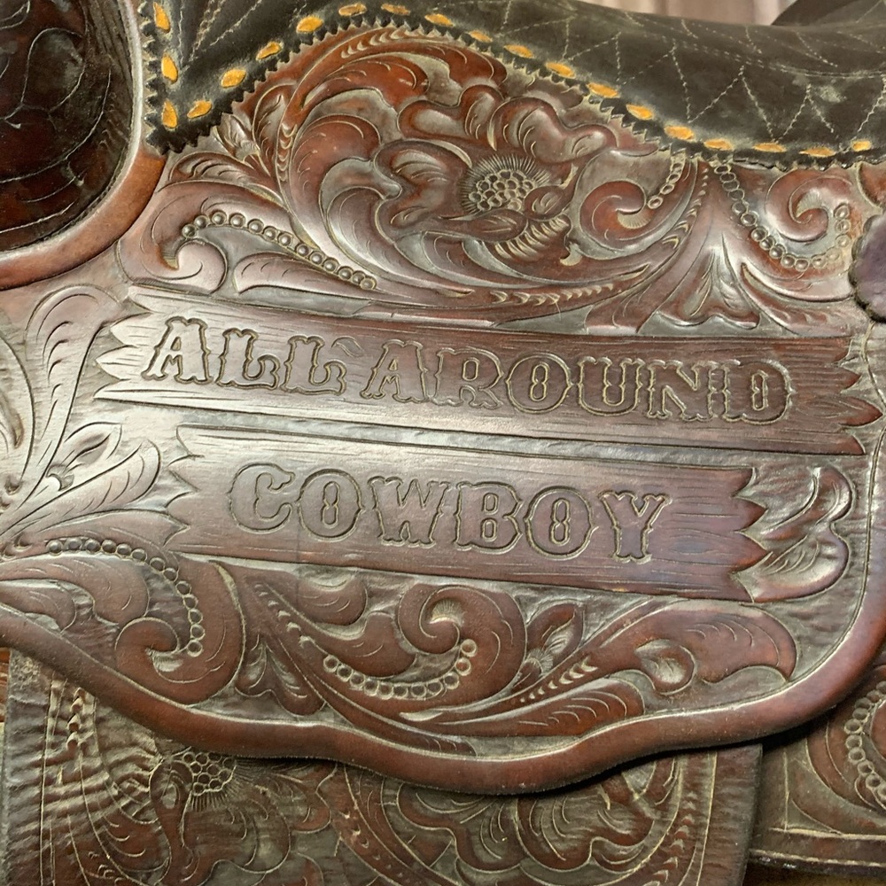 Western saddle - Picture 5 of 7